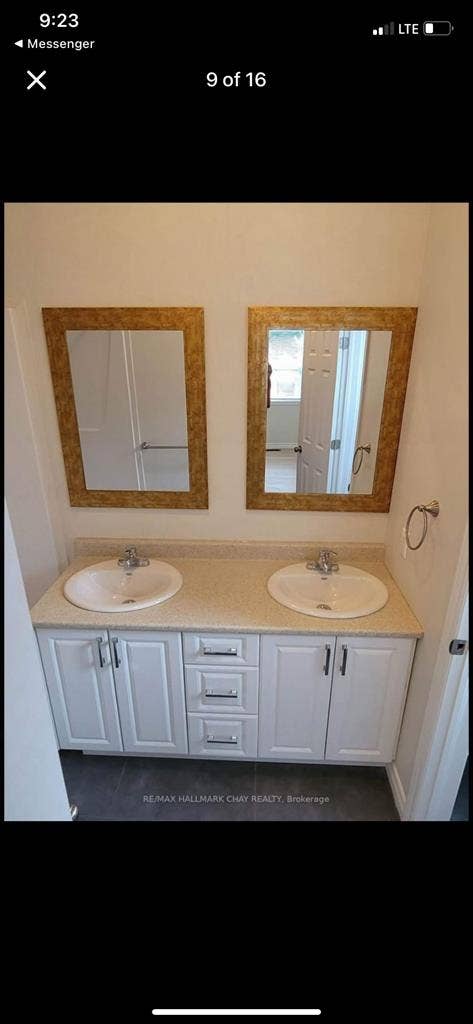 Room in a beautiful home in Barrie