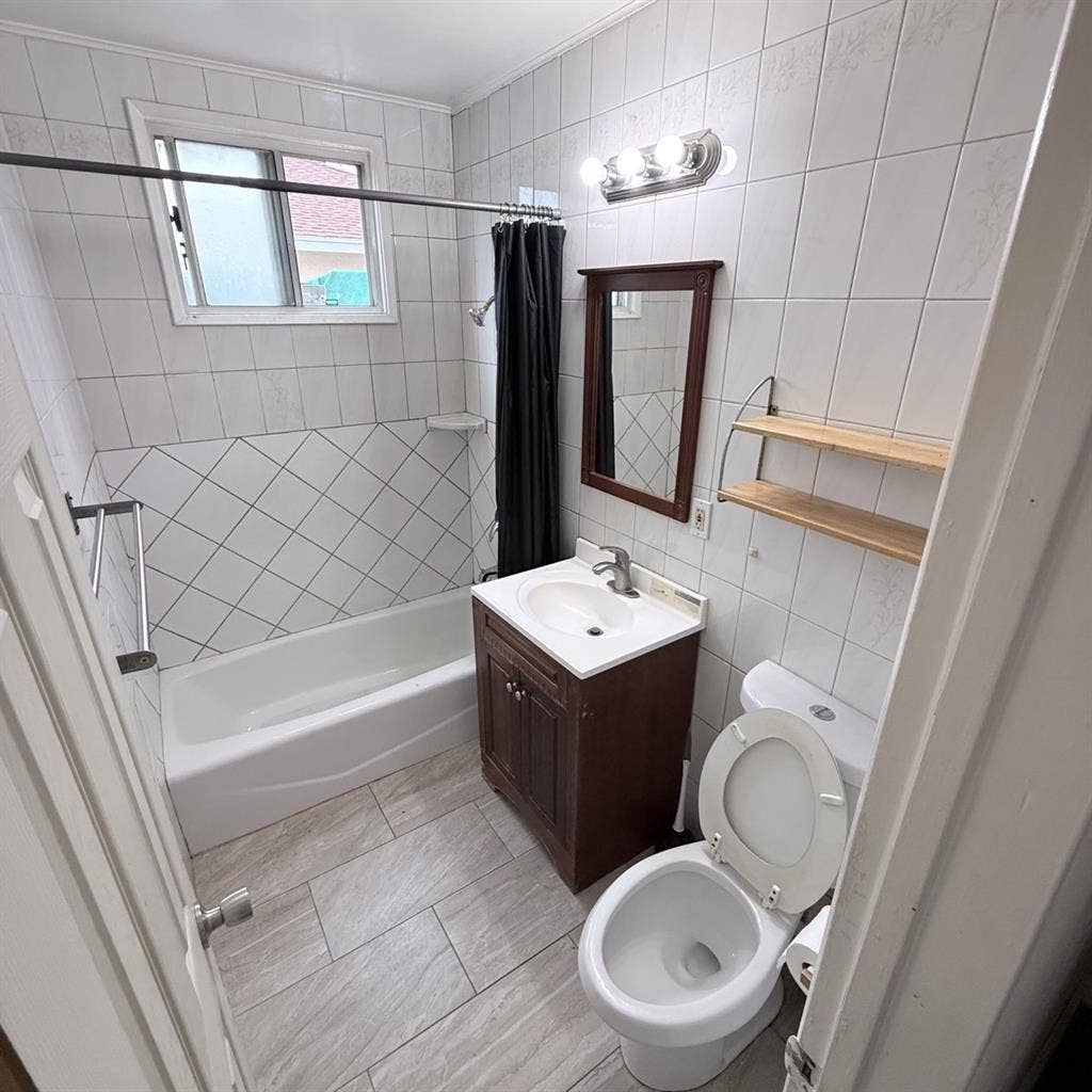 Huge master bedroom available