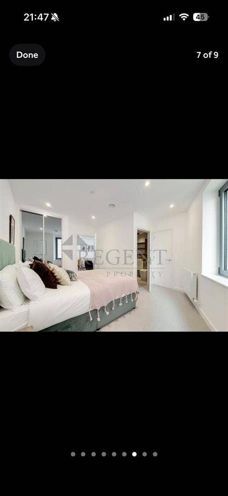 Morden 1-Bed Flat with Balcony