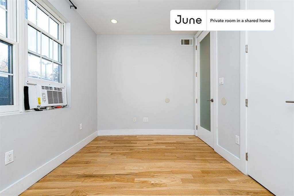 3 BR in New York City