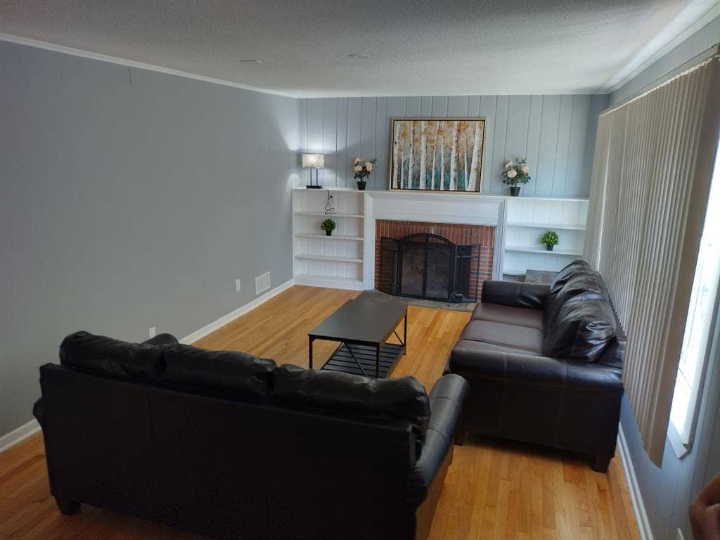 Commute Easy–Walk To Metro & UMD!!