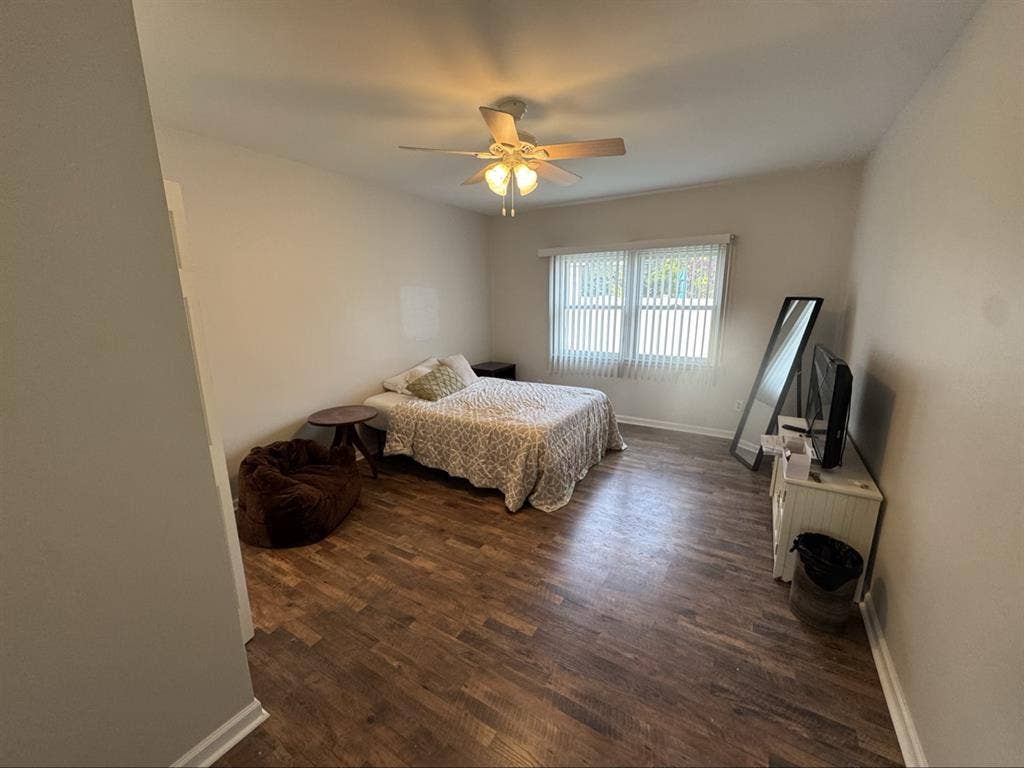 Large  Room  in Toms River