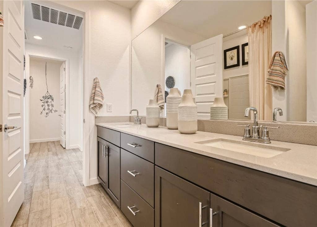 🏡 DRAMA-FREE ROOMMATES WANTED!