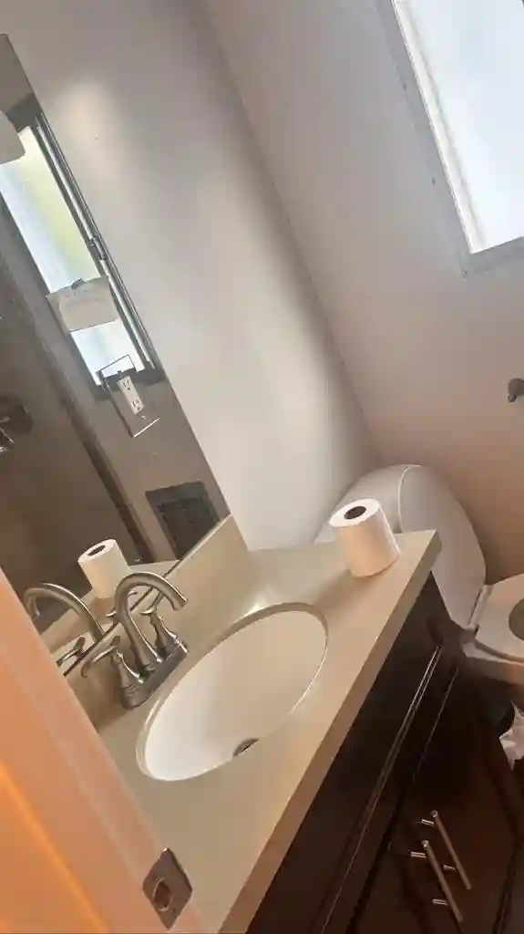 Room Rental in Hollywood| Temporary