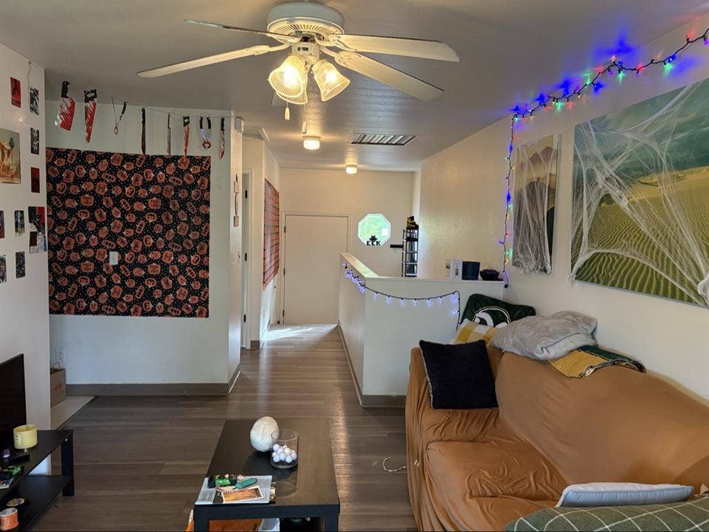 Looking for Roommate