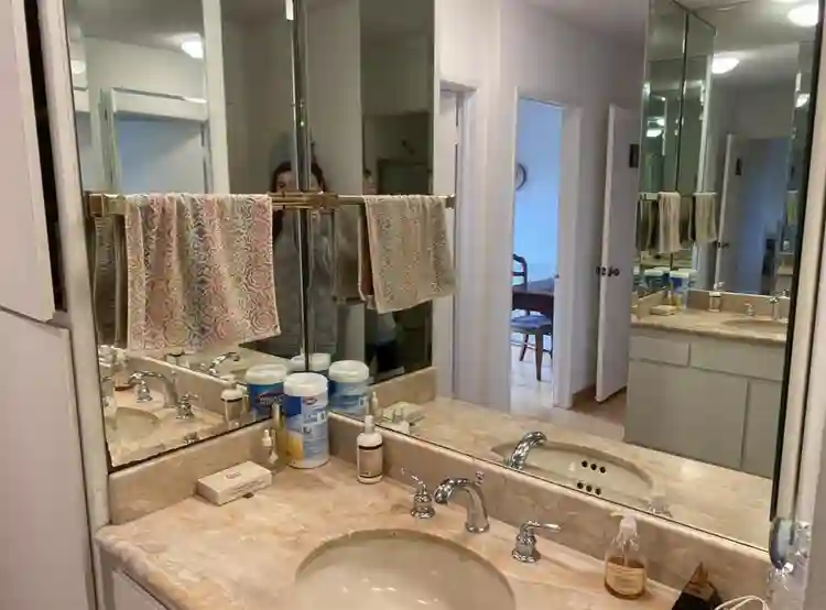 Room in big sunny Santa Monica 2BR