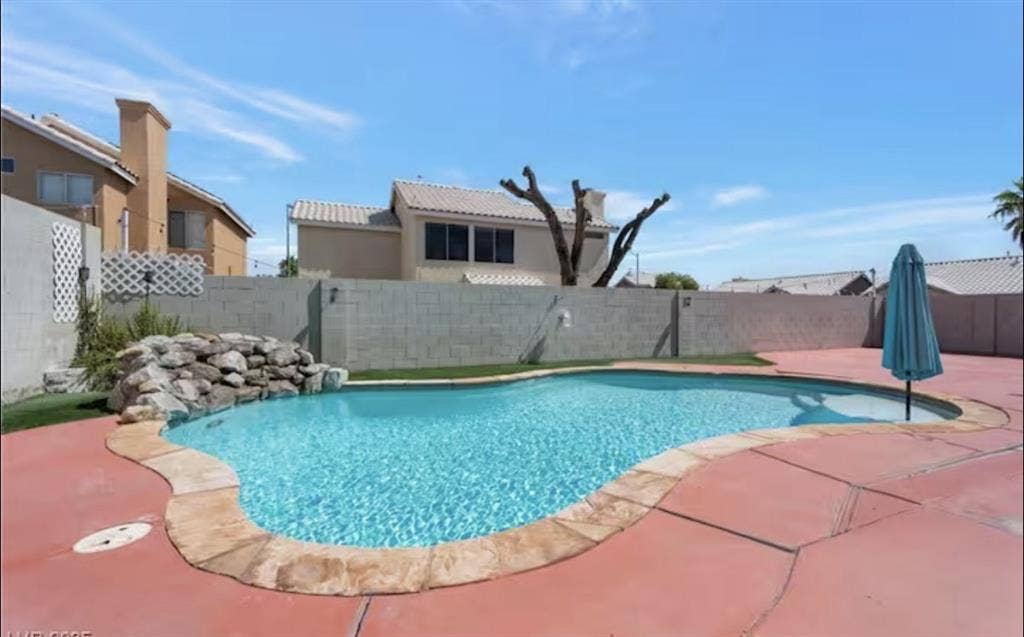 Modern Room w/ private bath