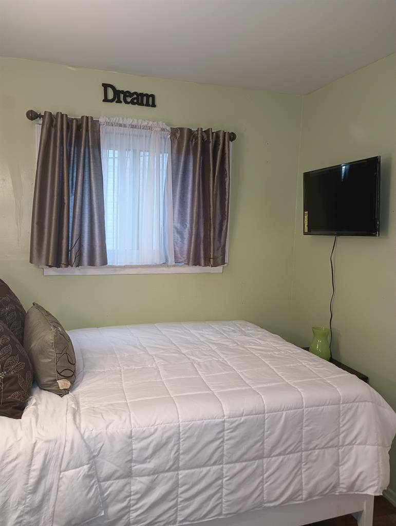 Furnished Room