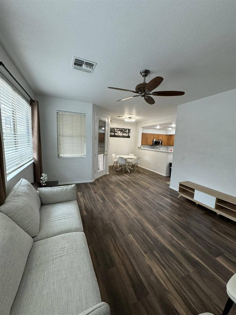 Master w/ Private Bath Near ASU