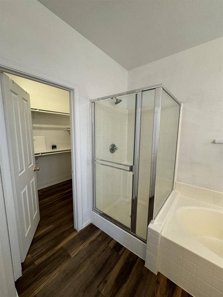 Master w/ Private Bath Near ASU