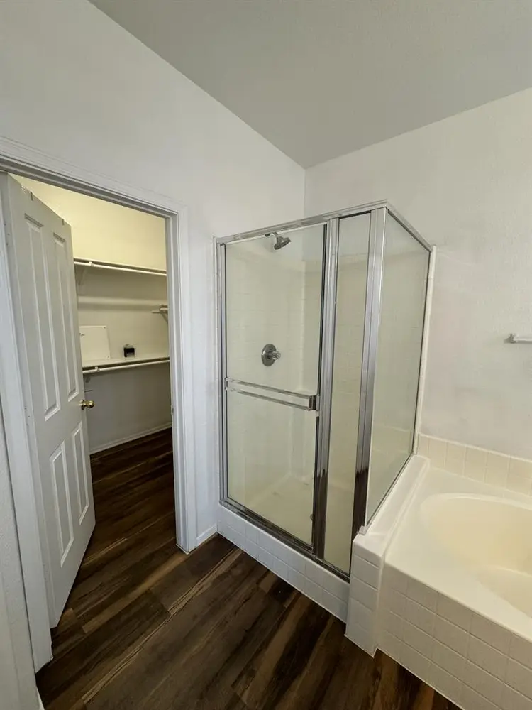 Master w/ Private Bath Near ASU