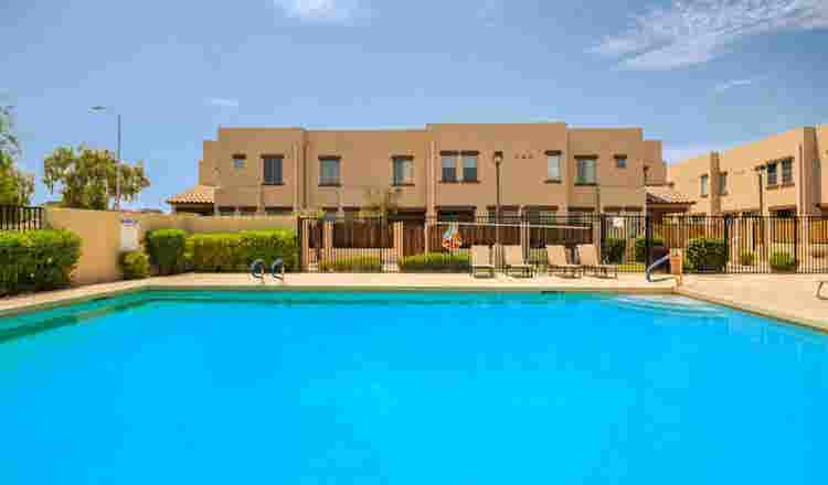 Master w/ Private Bath Near ASU