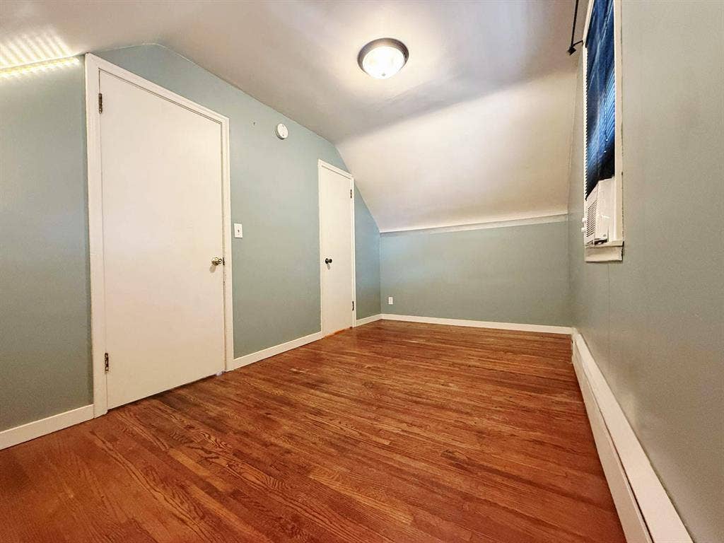 2 Connected Bedrooms Upper Level