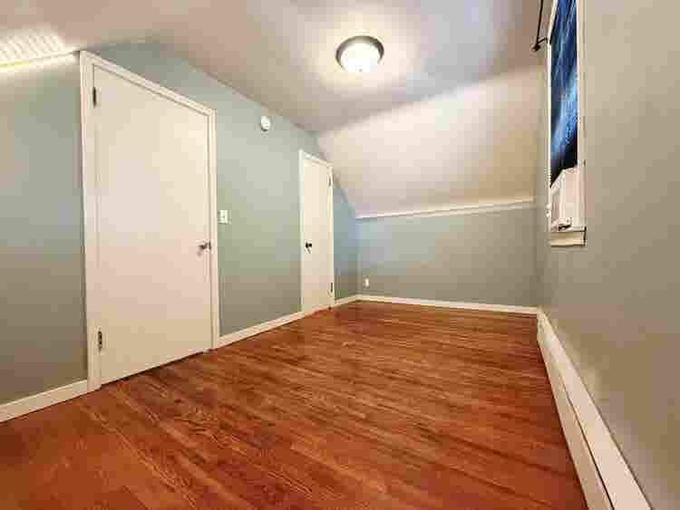 2 Connected Bedrooms Upper Level