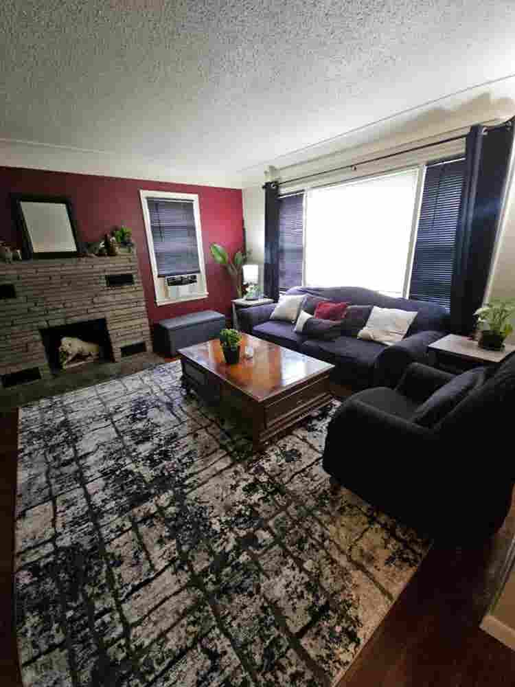 2 Connected Bedrooms Upper Level