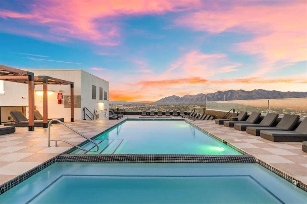 SUBLEASE (F) - Spring Semester