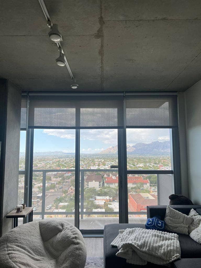 SUBLEASE (F) - Spring Semester