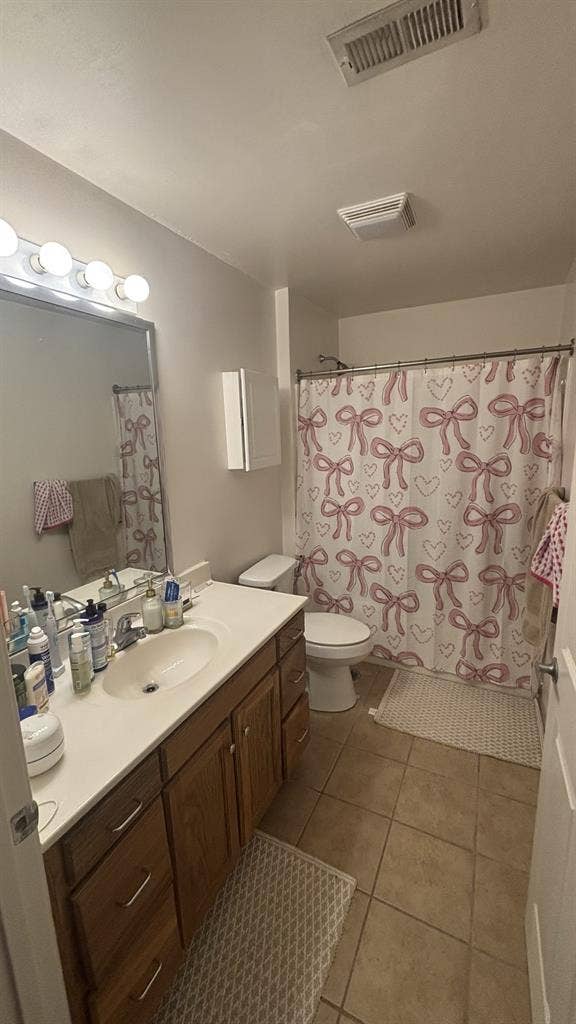 Cozy  Apartment  Close to UVA