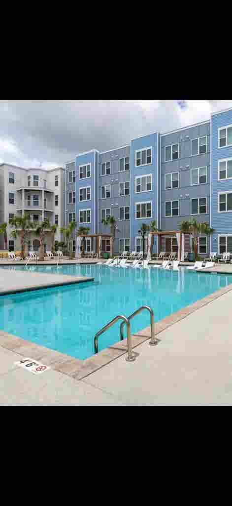 Looking to sublease!