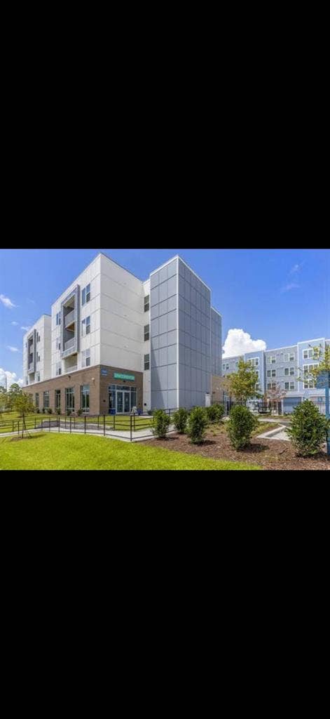 Looking to sublease!