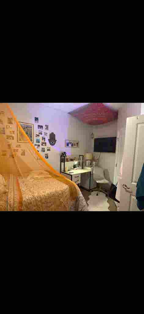 Looking to sublease!