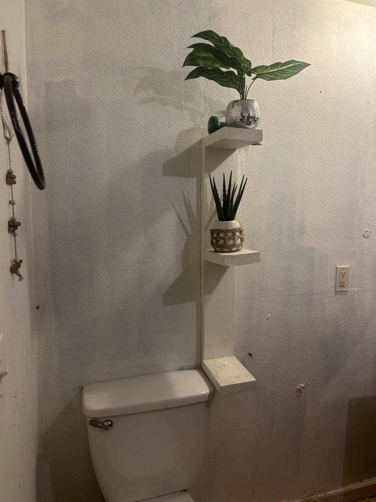 Room w/ Bath – Lake Elsinore