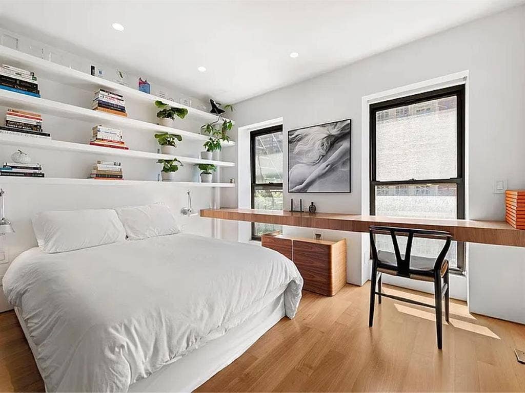 SHARING  APARTMENT IN HIGH RISE