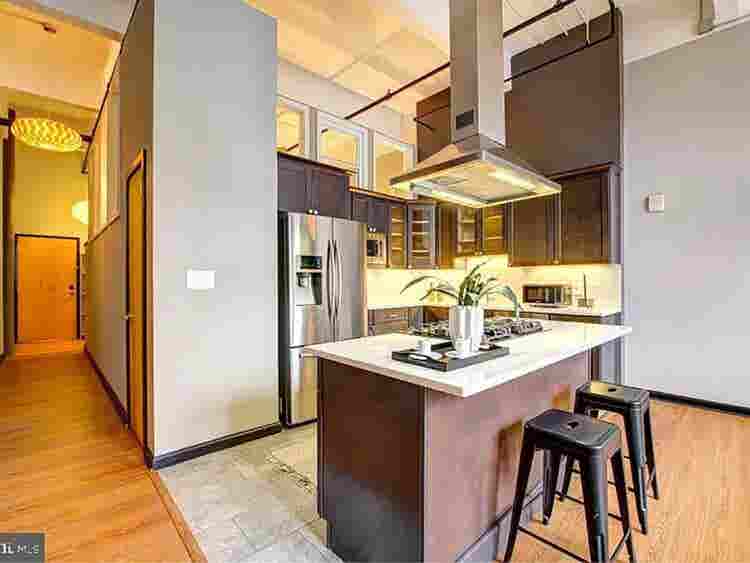 SHARING  APARTMENT IN HIGH RISE