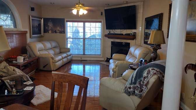 Gorgeous home spacious great local 