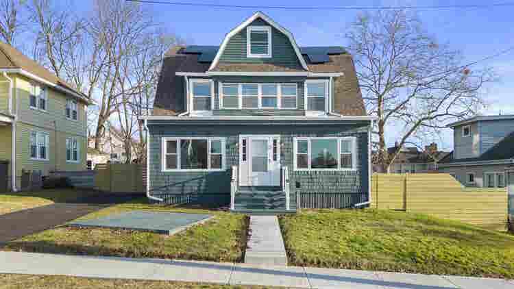 Amazing Colonial with Hot Tub
