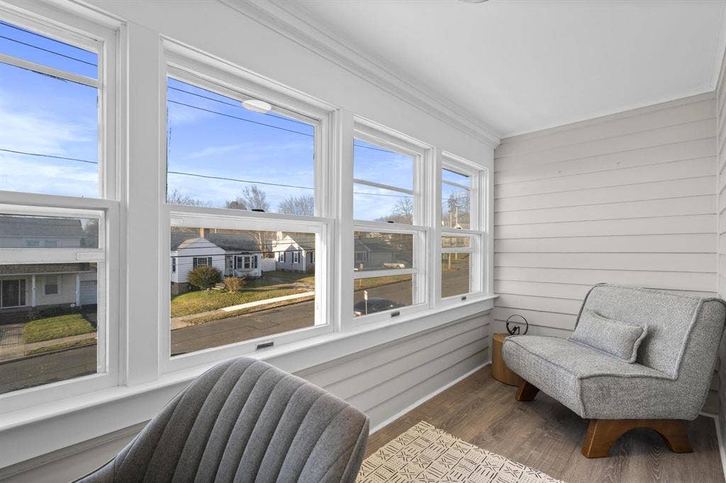 Amazing  Colonial with Hot Tub