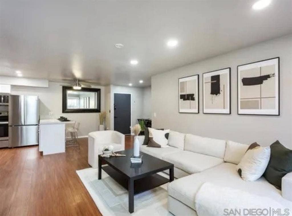 I don’t pay for app
 ! RM wanted