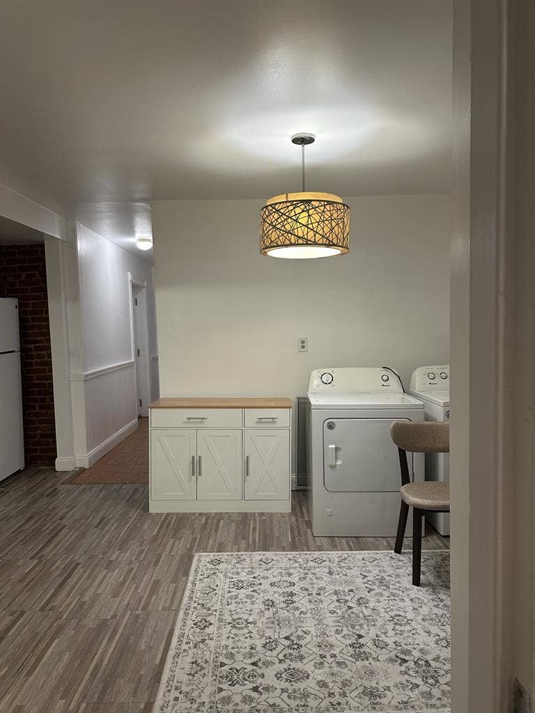 Looking for 2 
Female Roommates!!