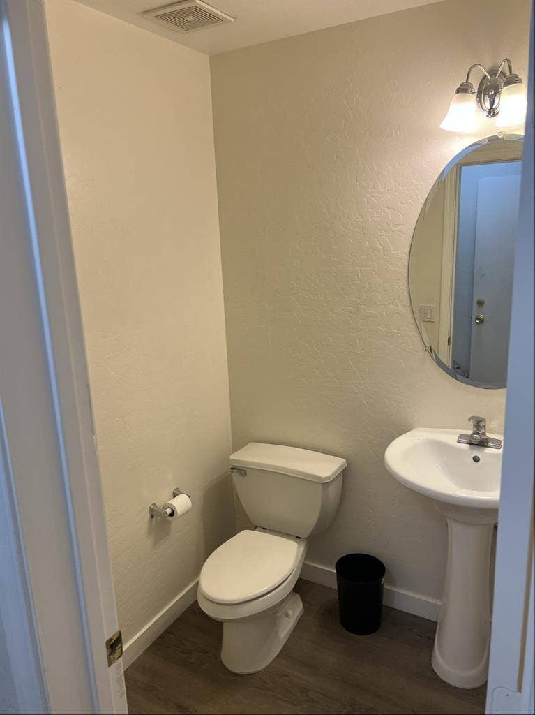 Private rooms available for rent