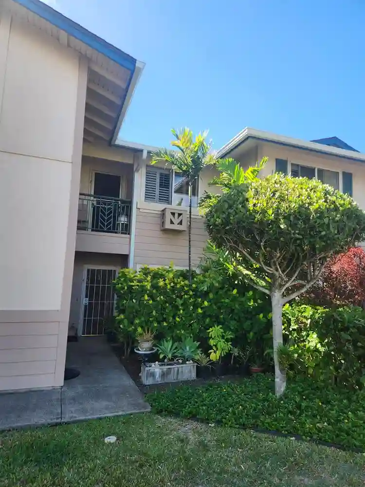 Fully furnished bedroom in Napili.