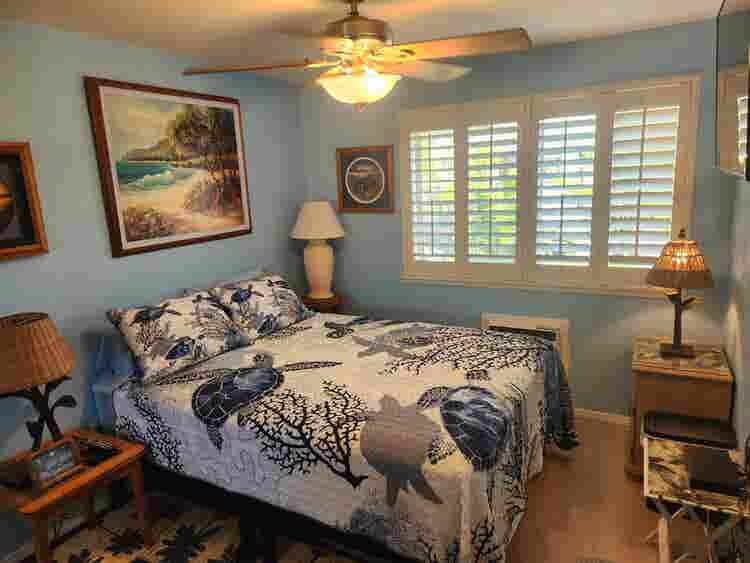 Fully furnished bedroom in Napili.
