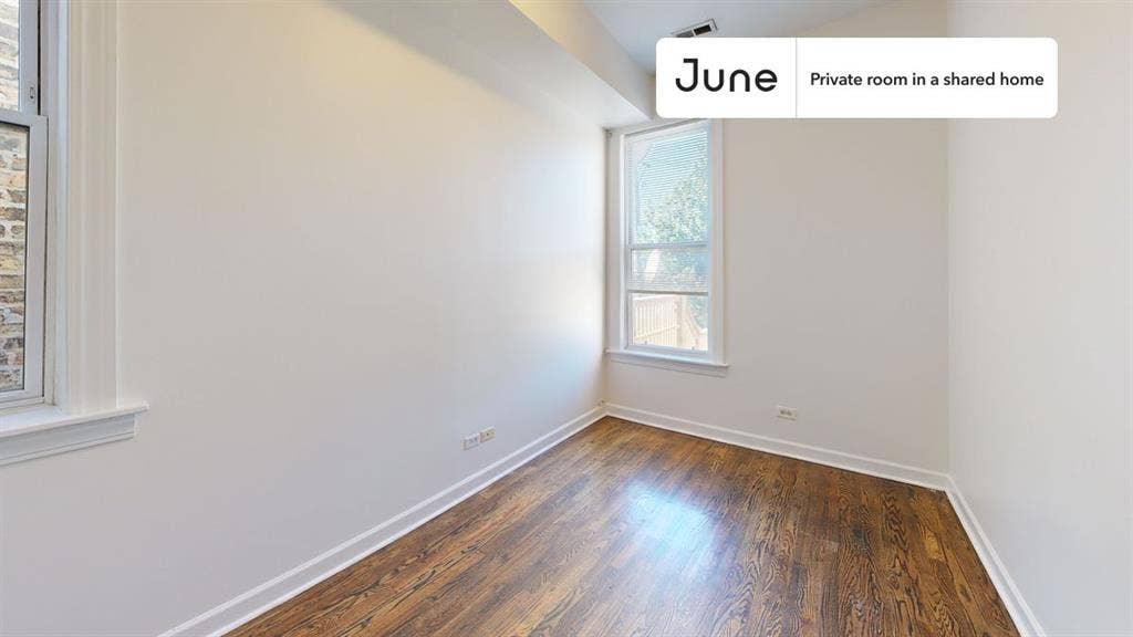 3 BR in Chicago
