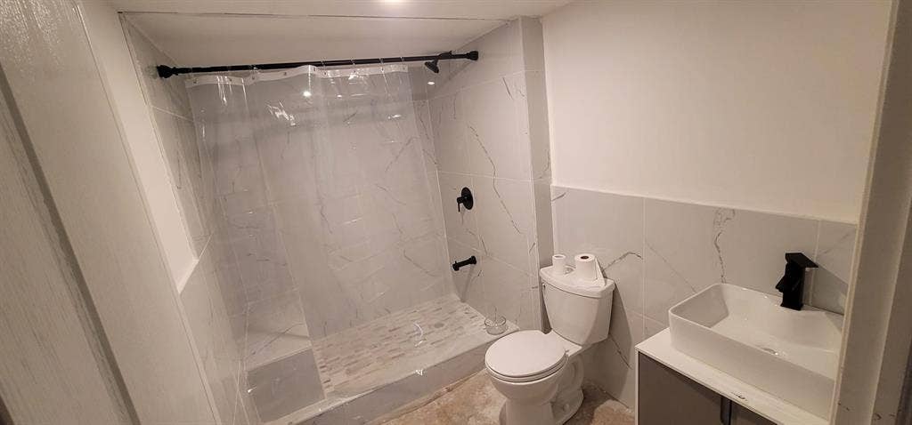 full bathroom basement