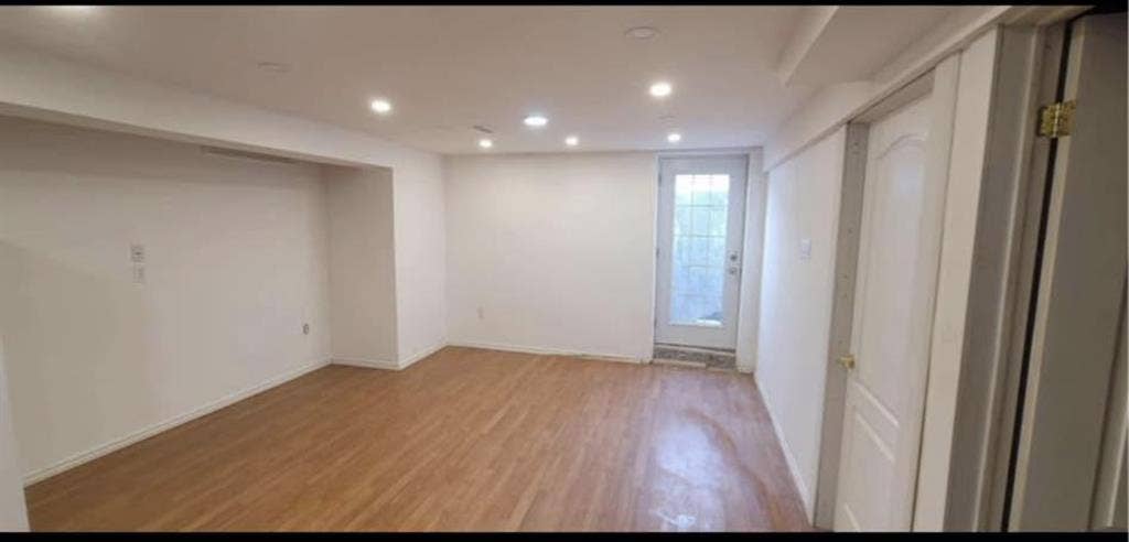 full bathroom basement