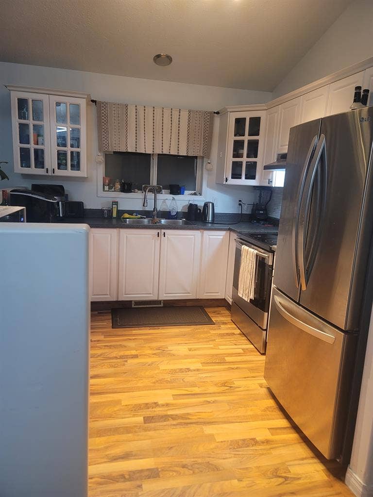 Room rental Big house!