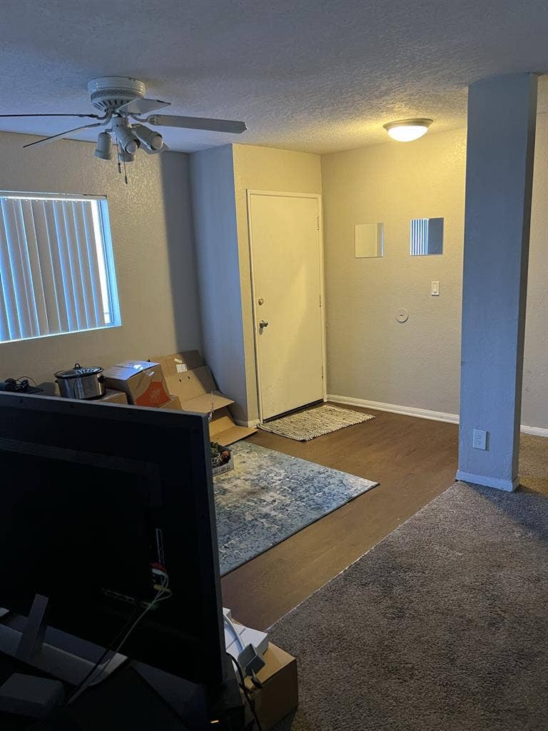 Room by Burbank/Glendale border