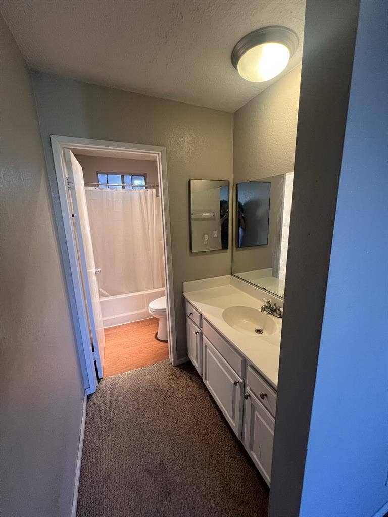 Room by Burbank/Glendale border