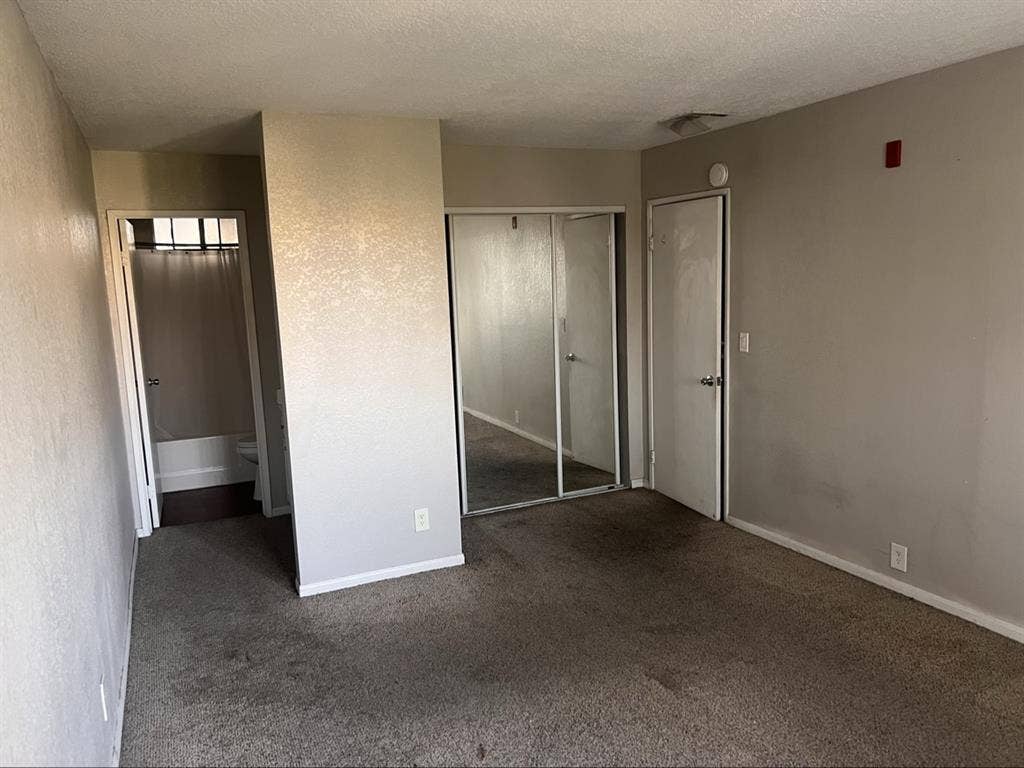 Room by Burbank/Glendale border