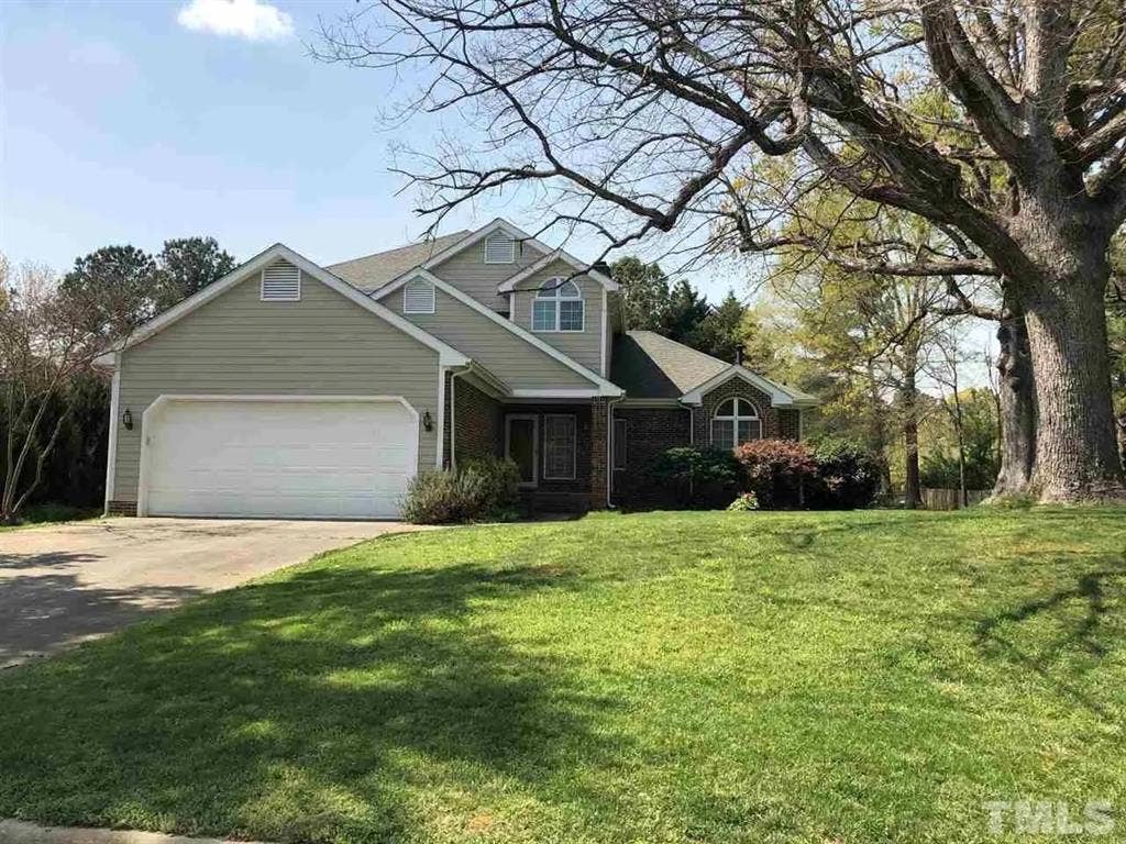 4 BR in Apex