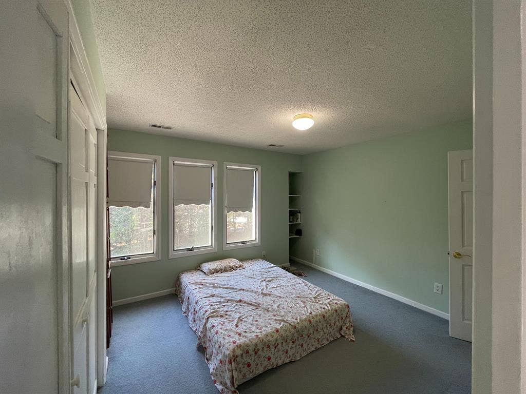 4 BR in Apex