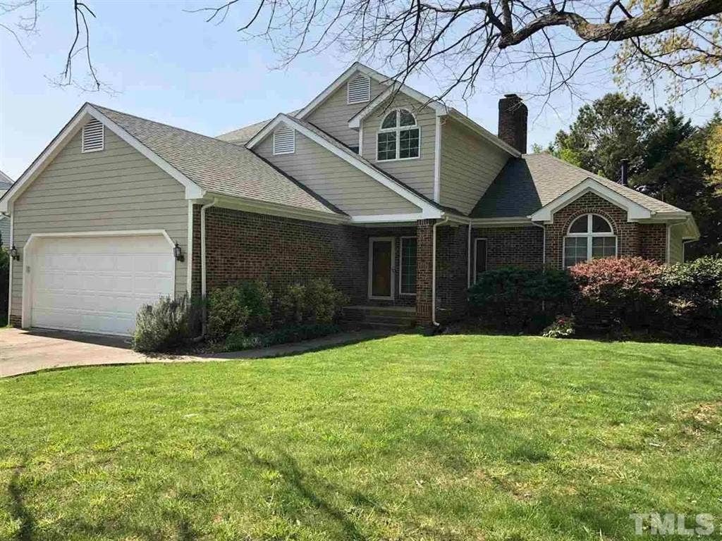4 BR in Apex
