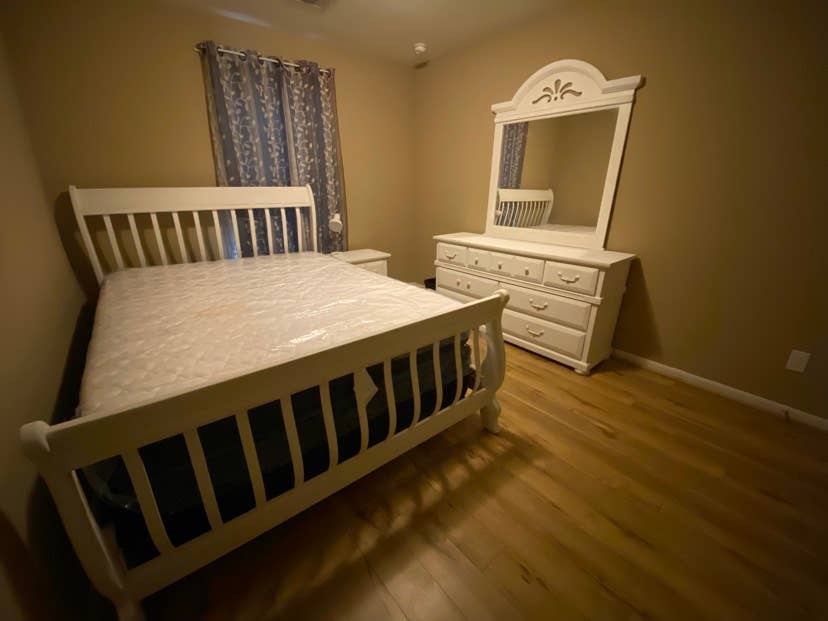 Looking for a mature roommate!