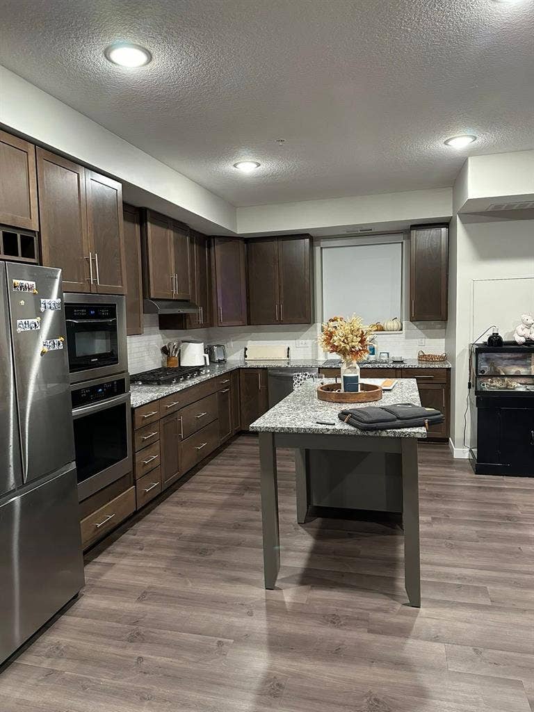 looking for a roommate