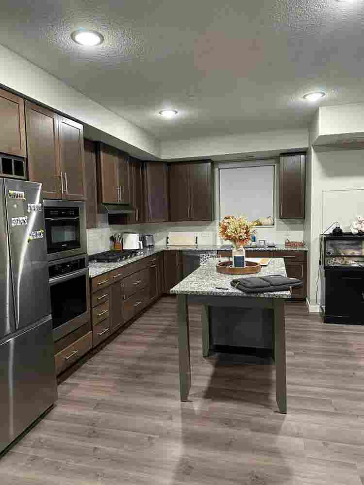 looking for a roommate