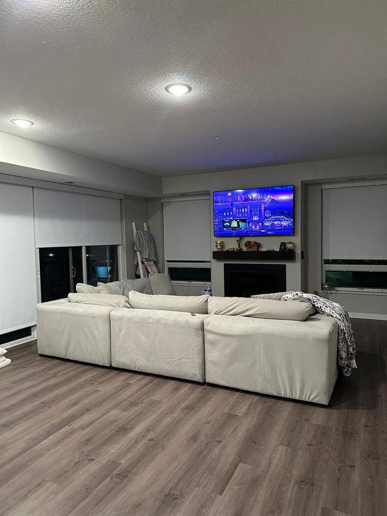 looking for a roommate